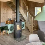 Hébergement de vacances Lovely In Sandviga With House Sea View *