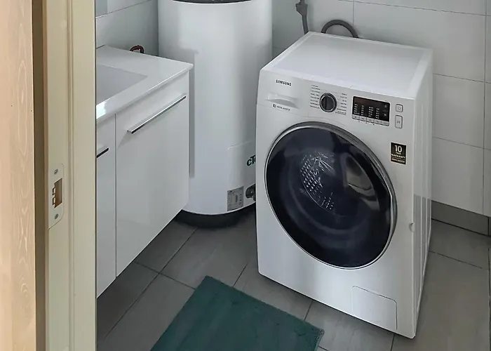 Сasa de vacaciones Lovely In Sandviga With House Sea View *